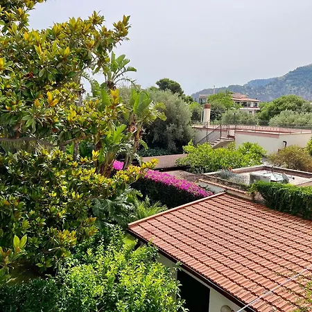 La Casa Di Gisa&laura Mondello Apartment