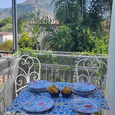 Apartment La Casa Di Gisa&laura Mondello Palermo